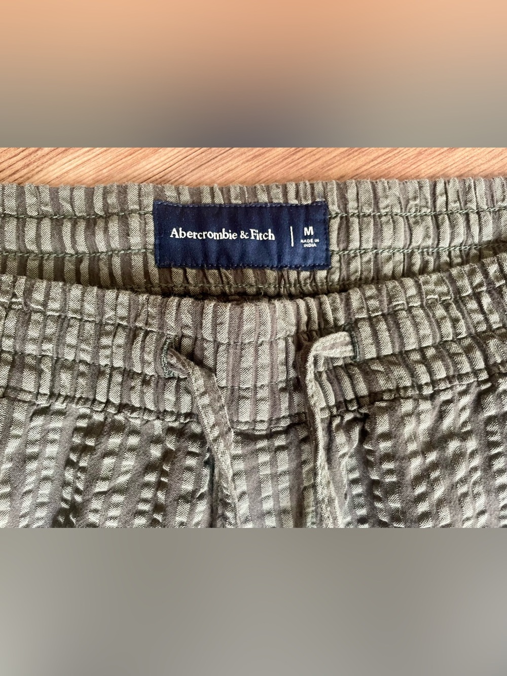 Abercrombie & Fitch Seersucker Pull-On Shorts Olive Green/Tan Stripe Mens M 6”